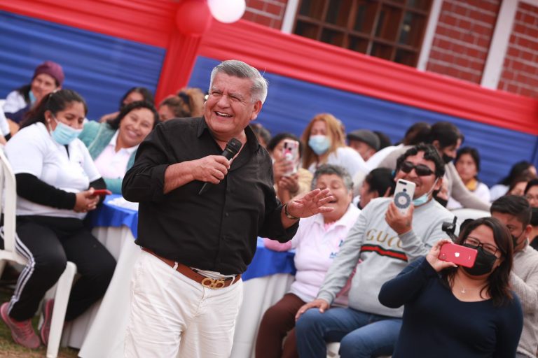 César Acuña propone reactivar planta de asfalto para mejorar las calles de Trujillo