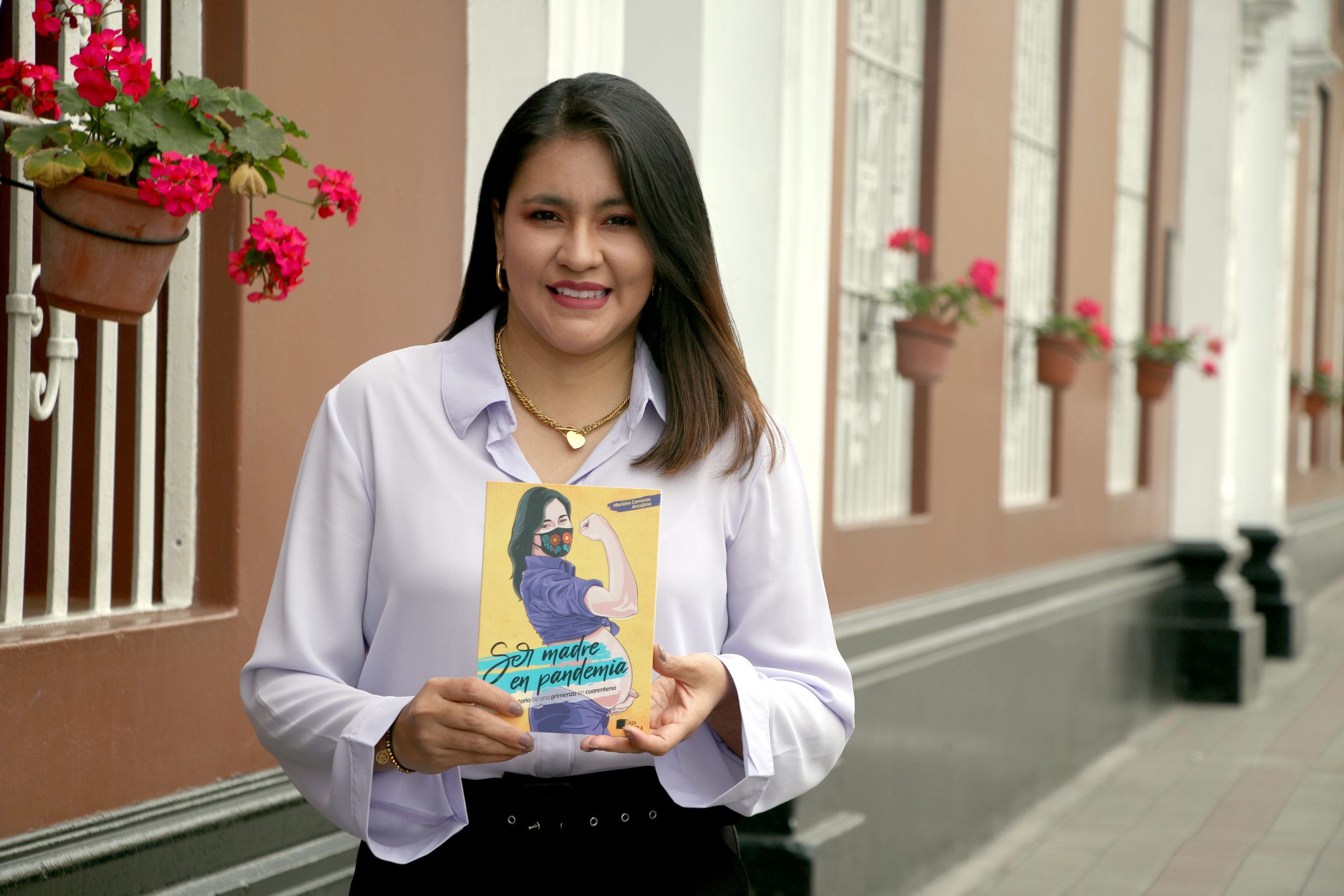 Trujillo: Comunicadora social presenta su libro "Ser madre en pandemia"
