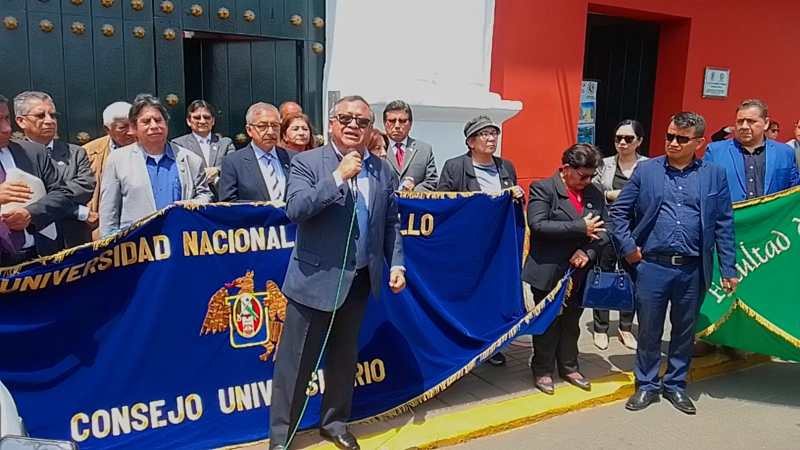 RECTOR DE LA UNIVERSIDAD NACIONAL DE TRUJILLO EXIGE LA HOMOLOGACIÓN