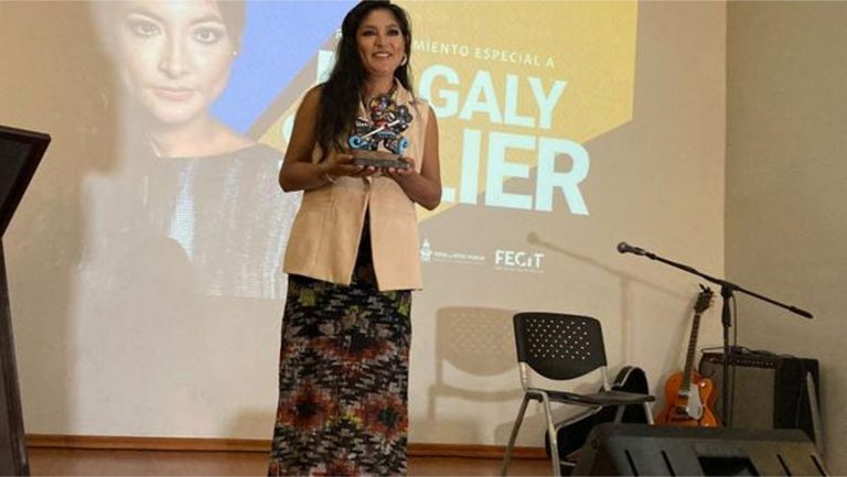 Magaly Solier recibe reconocimiento especial en Trujillo
