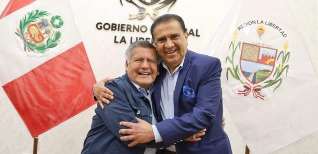 Abrazo de hipocresía: Lo criticó en campaña y hoy celebra con el "incapaz"