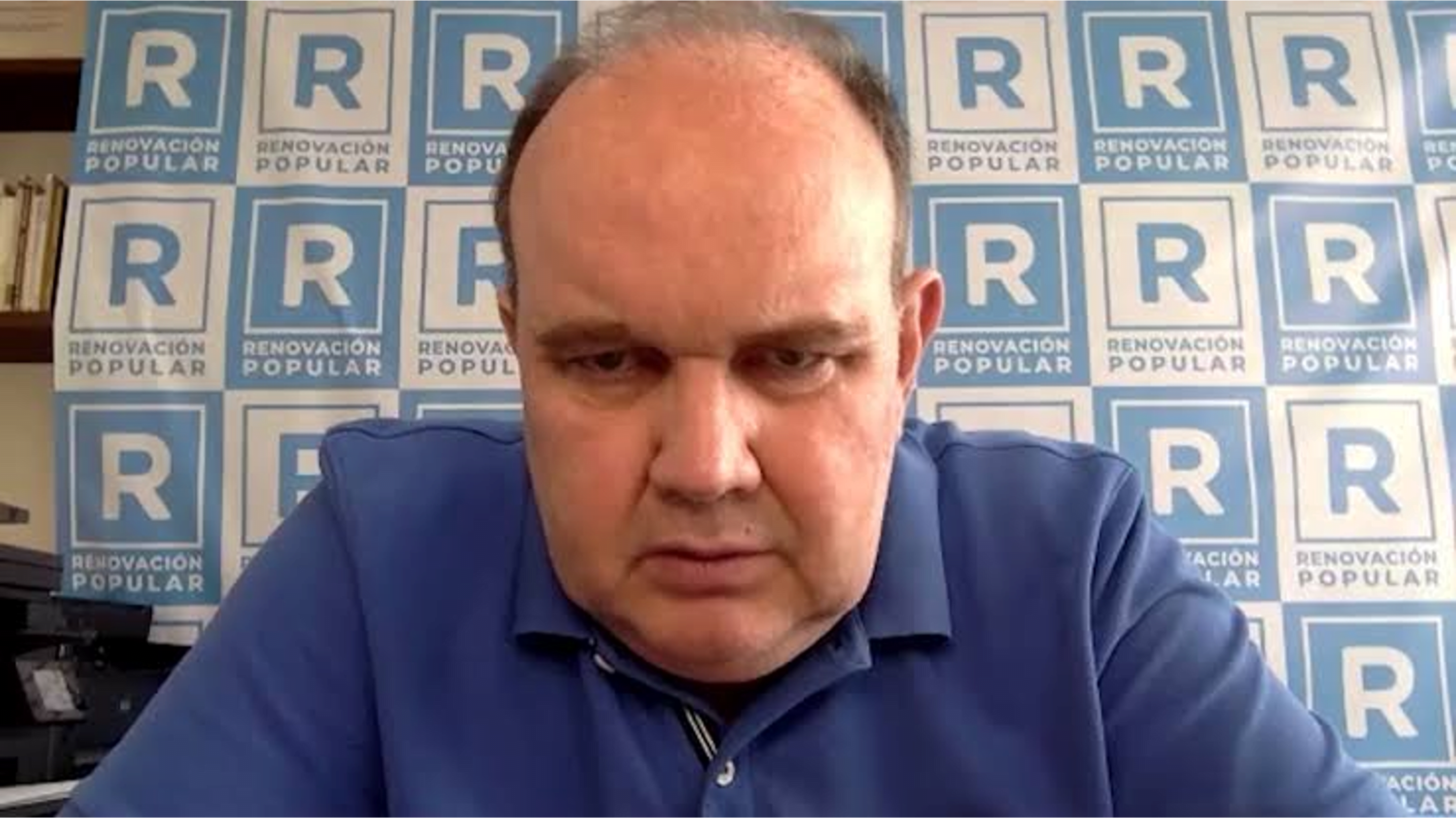 Rafael López Aliaga lanza denuncia y comete infracciones electorales cuando acude a votar