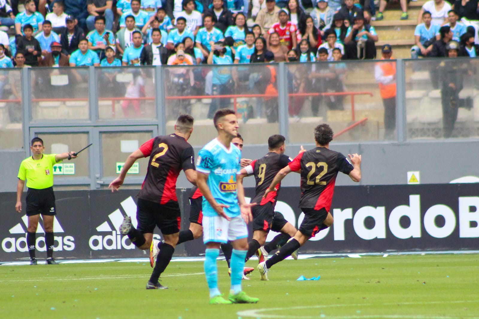 FBC Melgar vence a Sporting Cristal y es finalista de la Liga 1