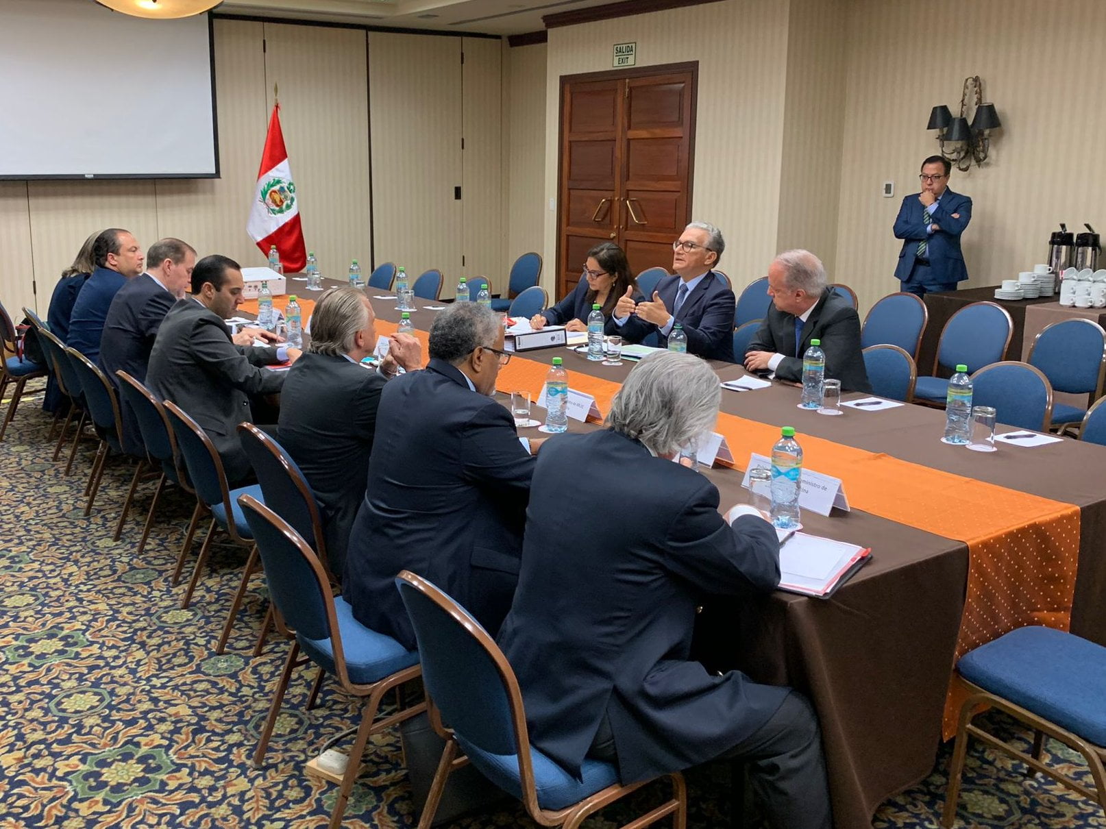 Bancadas de oposición al gobierno de Pedro Castillo se reúnen con comisión de la OEA