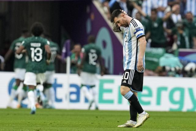 Argentina se estrena con Messi y cae frente a Arabia Sudita