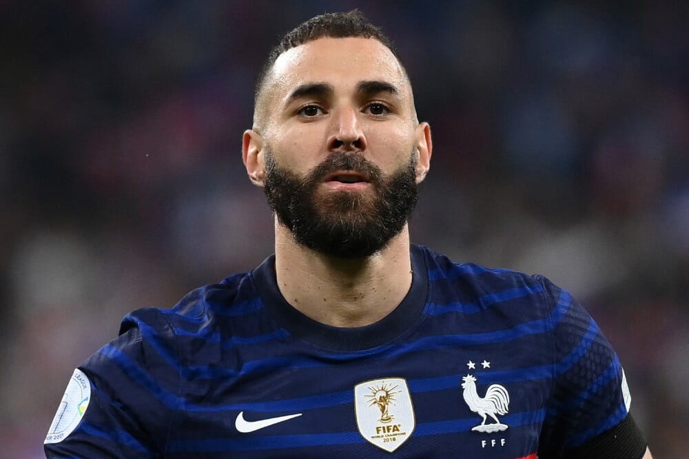 Benzema: "La razón me dice que deje mi sitio"