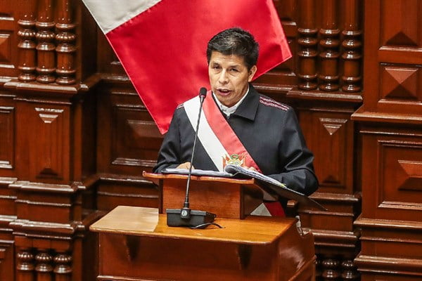Pedro Castillo arremete contra opositores