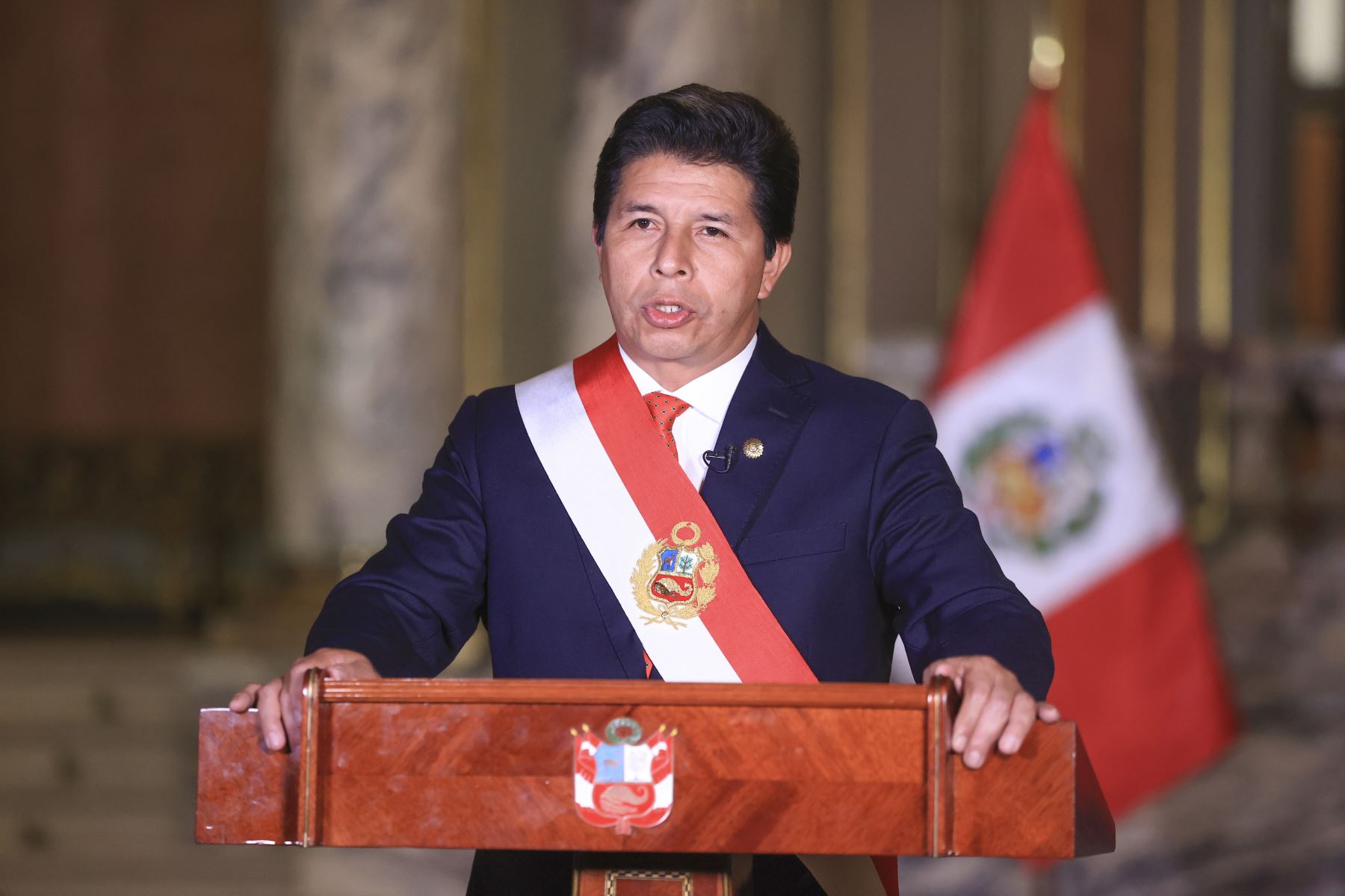 Presidente niega intento de cerrar el congreso y pide diálogo