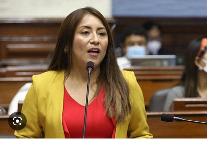 Congresista Kelly Portalatino pide adelanto de elecciones generales