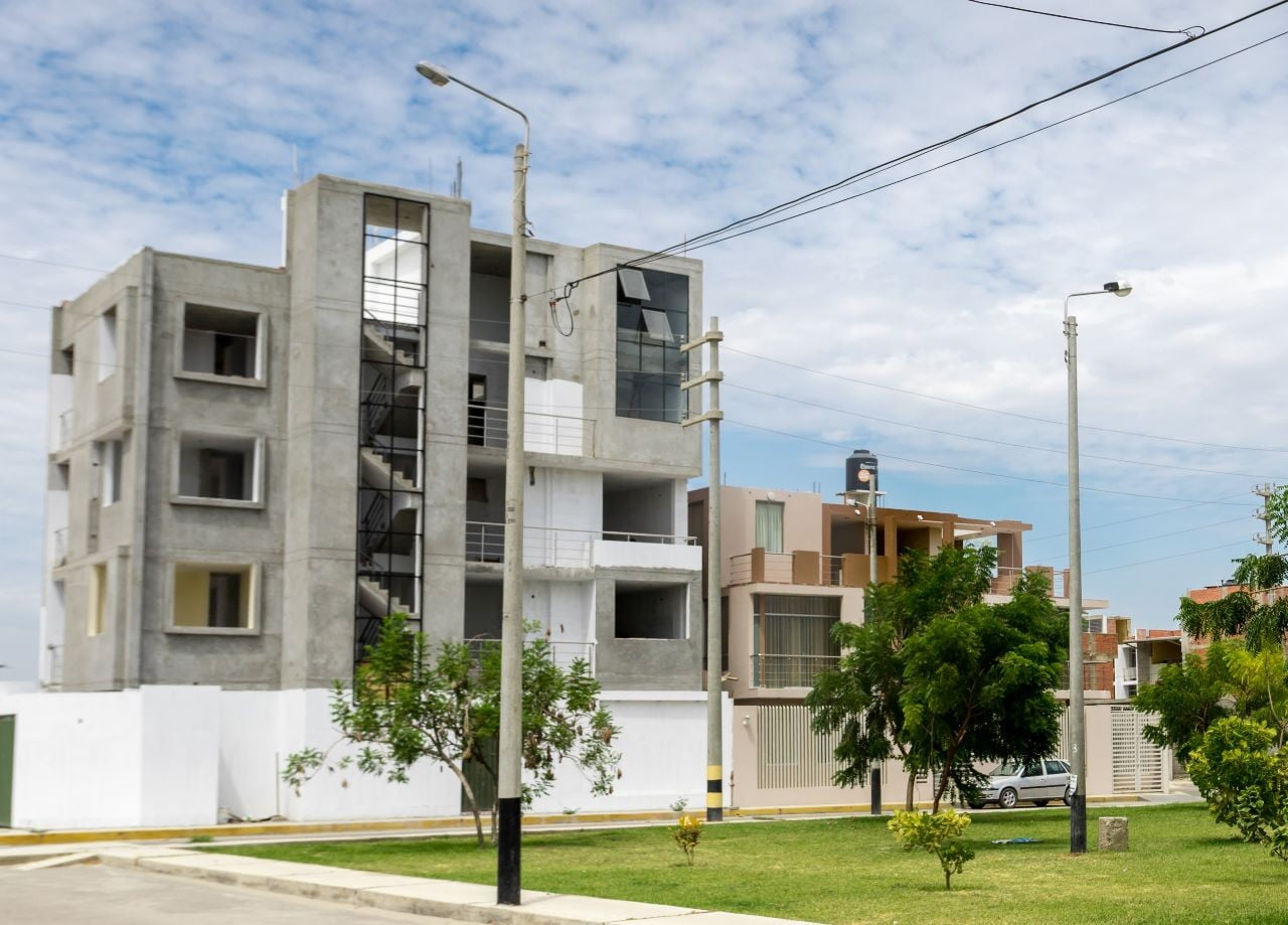Cómo convertir su terreno en un hogar o negocio en solo cinco pasos