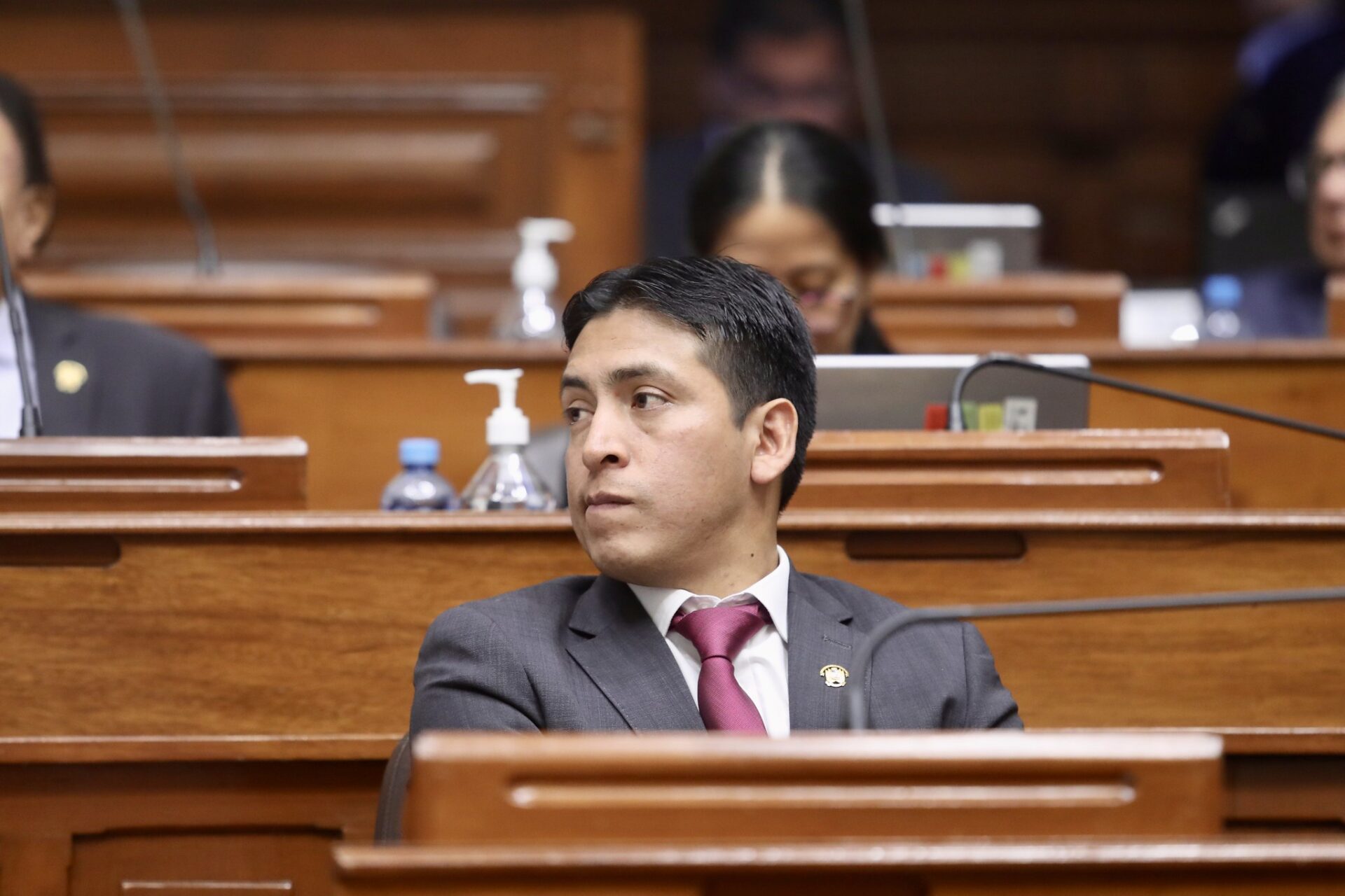 Congresista acusado de violación es blindado por el parlamento y no será inhabilitado