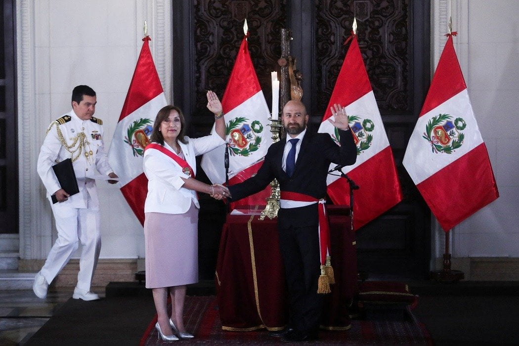 Renuncia ministro de Trabajo y pide que gobierno de Boluarte reconozca errores