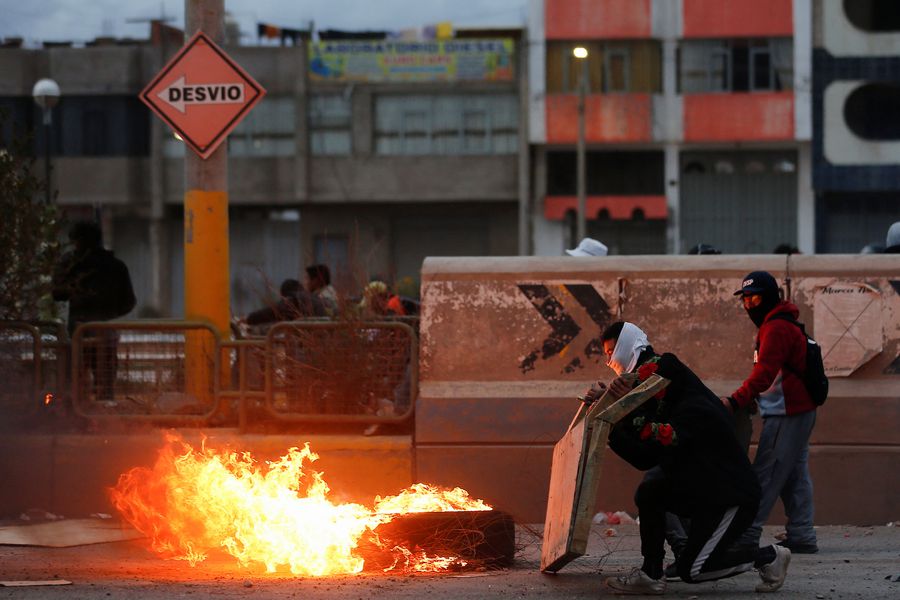 Mueren 17 personas en Puno durante protestas