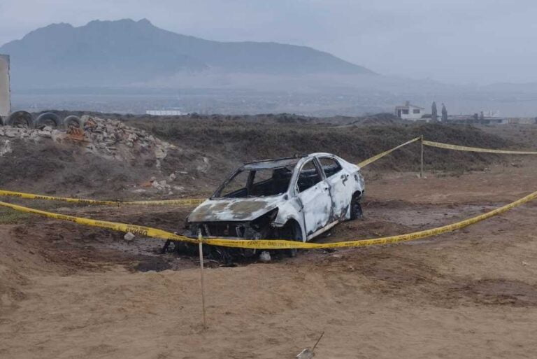 Trujillo: Cuerpo calcinado es encontrado junto a auto en Las Delicias