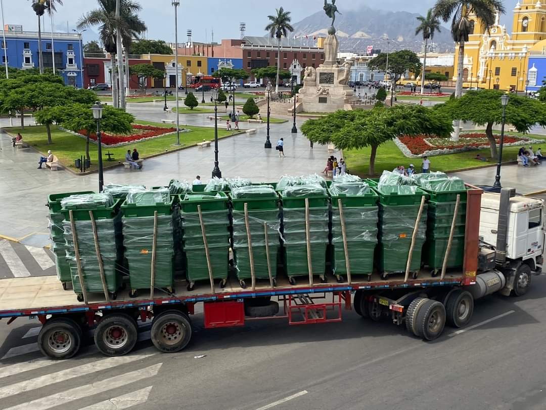 Empresas trujillanas se suman a la donación de contenedores de basura