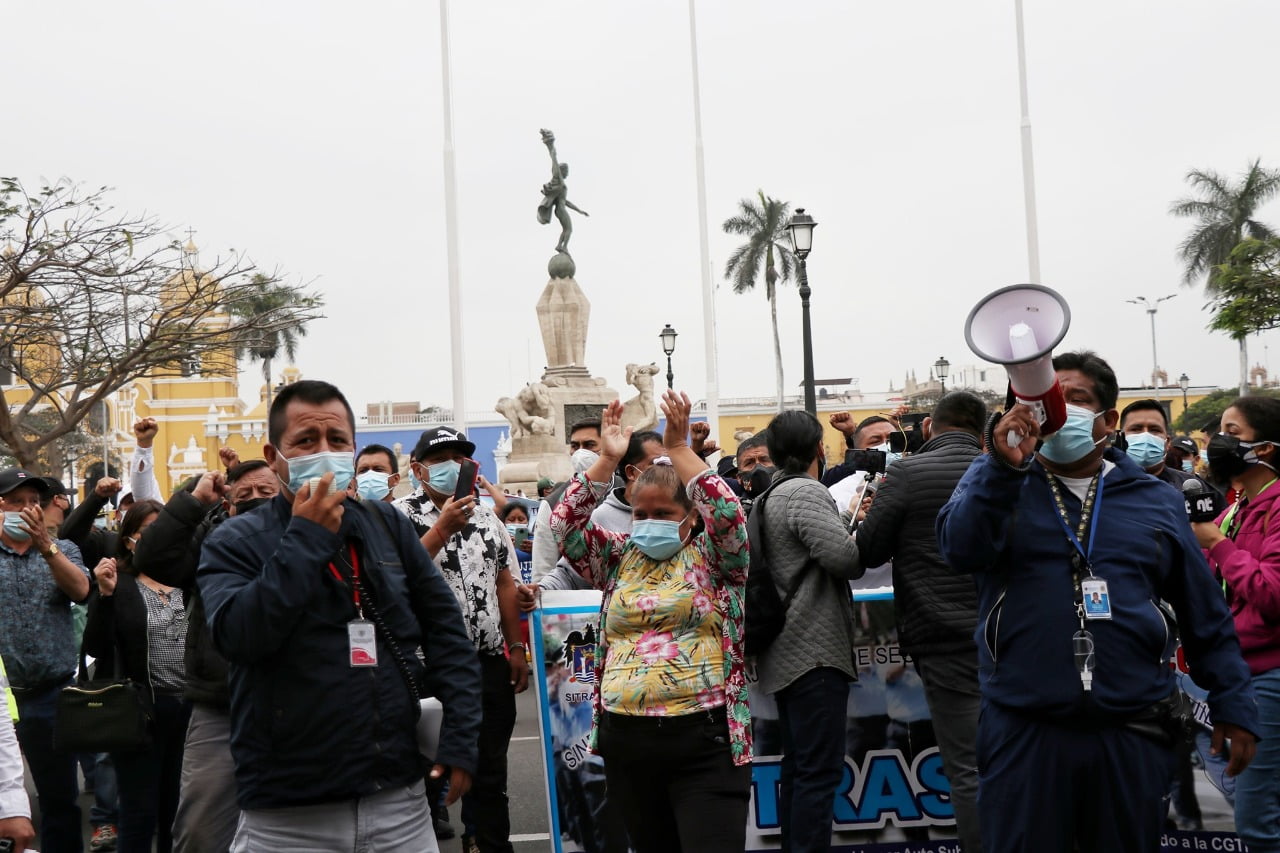 Trabajadores de Seguridad Ciudadana protestan contra alcalde Arturo Fernández