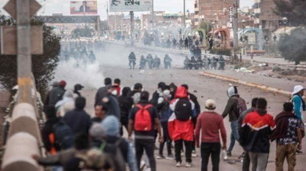 Puno: Nuevo fallecido deja enfrentamientos entre manifestantes y PNP