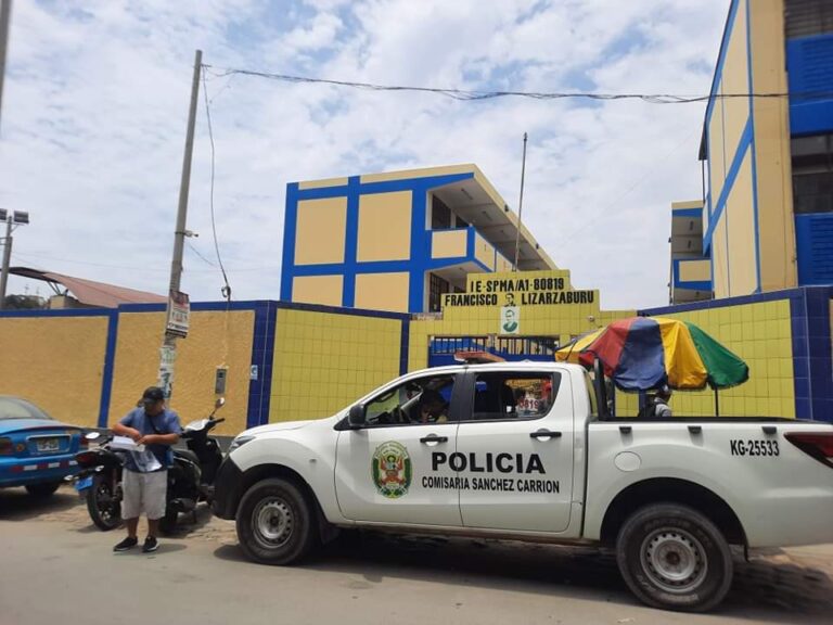 El Porvenir: Director del colegio Francisco Lizarzaburu es acusado de corrupción
