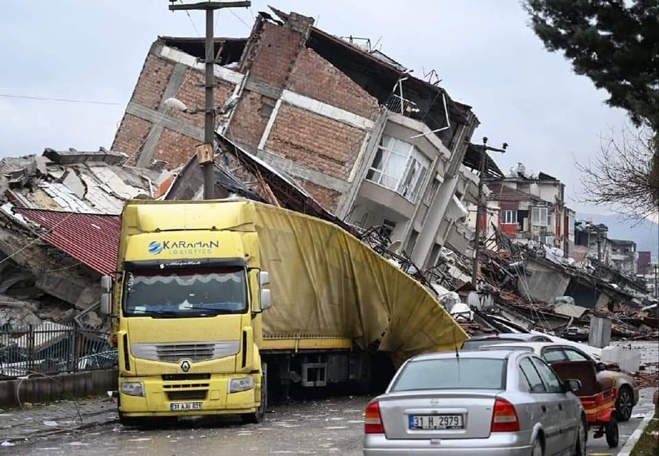 Terremoto en Turquía y Siria deja miles de fallecidos y heridos