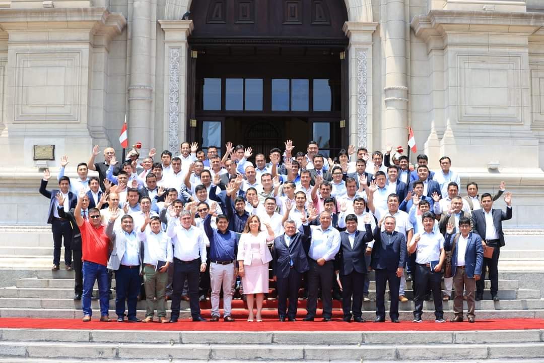 Alcaldes de La Libertad de reúnen con Dina Boluarte