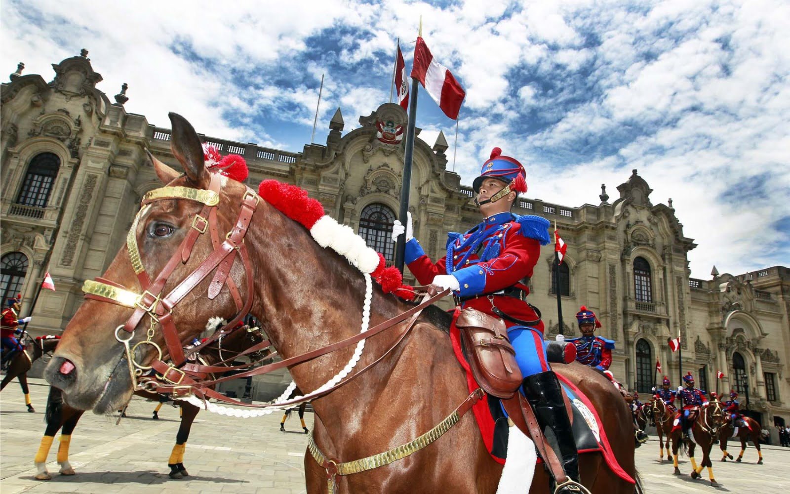 Gobierno Regional financiará "Escuadrón de caballería Trujillo" del Ejército