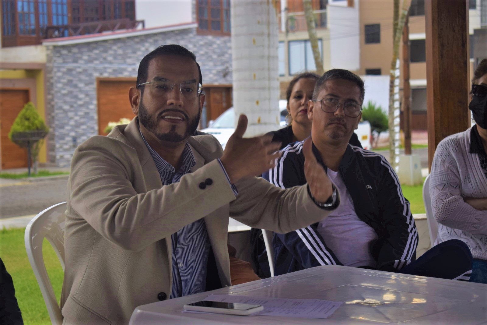 Enrique León Clement es el nuevo secretario regional del AMPE en La Libertad