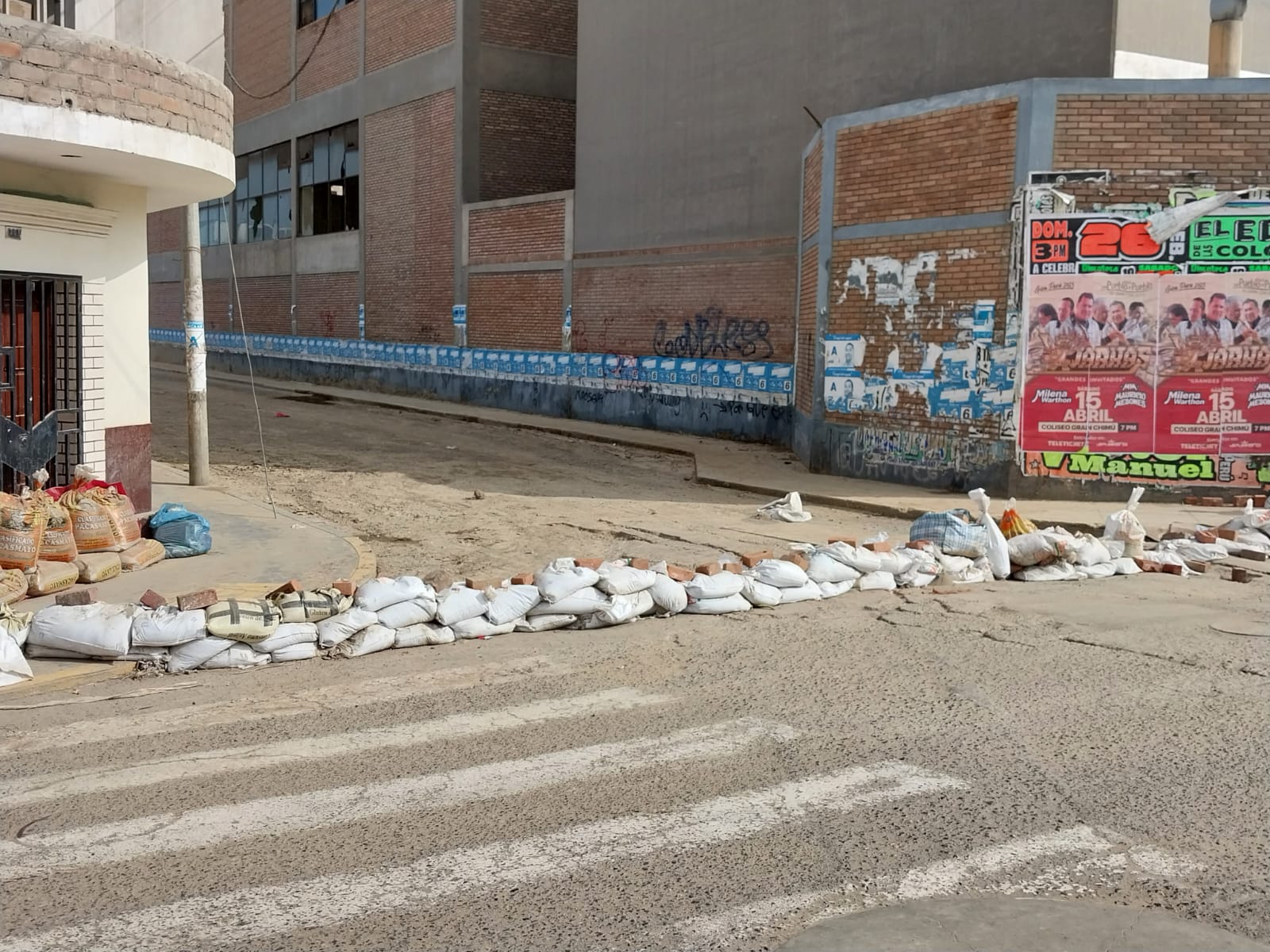 Trujillo: Calles permanecen cerradas tras lluvias y huaico
