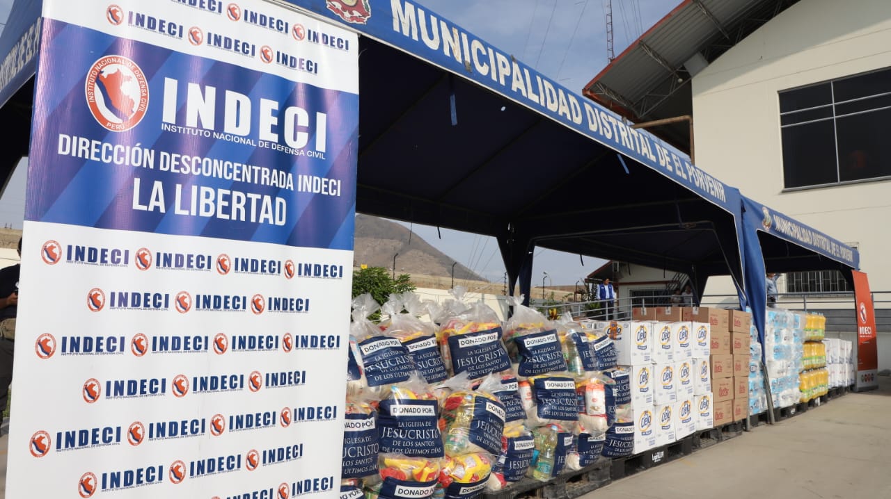Hombro a Hombro entrega donaciones al GORE La Libertad