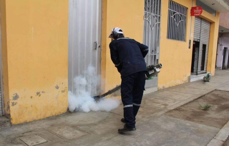 La Libertad: Fumigan viviendas por registro de 40 casos de dengue