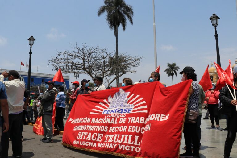 La Libertad: Trabajadores administrativos de educación reclaman pago de CTS y bono de 500 soles
