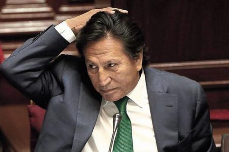 Alejandro Toledo: Juez de EE. UU. ordena que se entregue este viernes para ser extraditado al Perú
