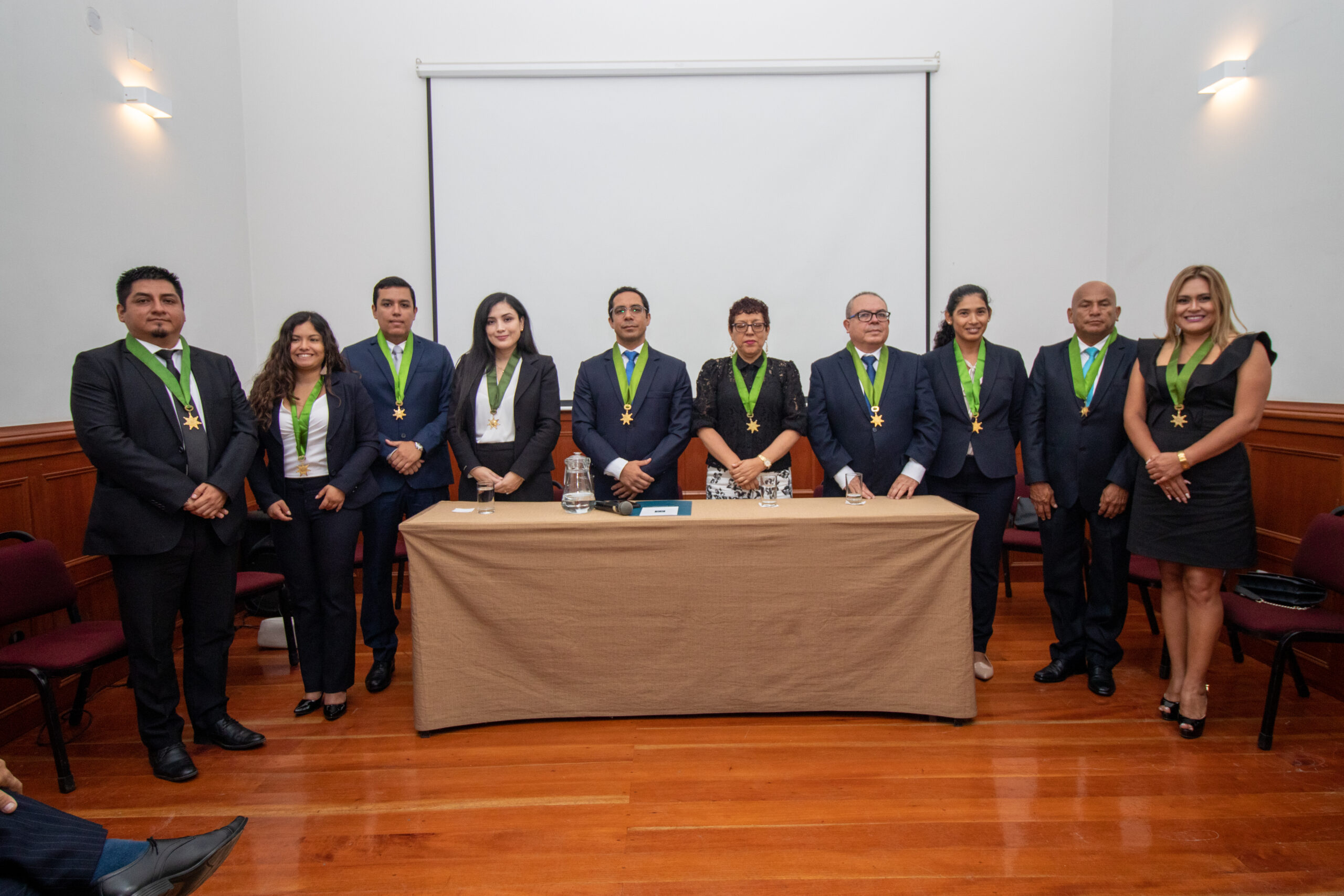 Yvo Hora presenta a su lista para el decanato del Colegio De Abogados de La Libertad 2023-2025