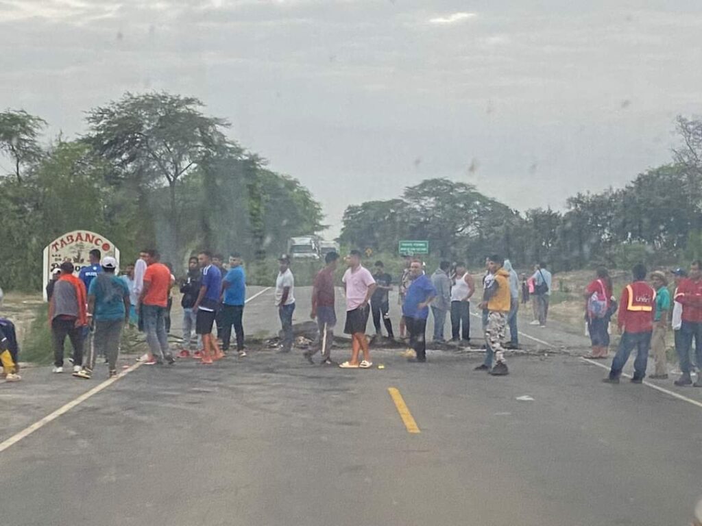 Piura: Con paro de transportes exigen a Dina Boluarte atender emergencia por lluvias