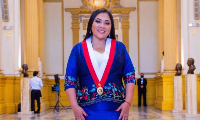 Cinco congresistas son investigadas por recorte de sueldo a trabajadores