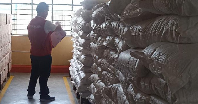 El Porvenir: Alimentos para los clubes de madres de madres en riesgo