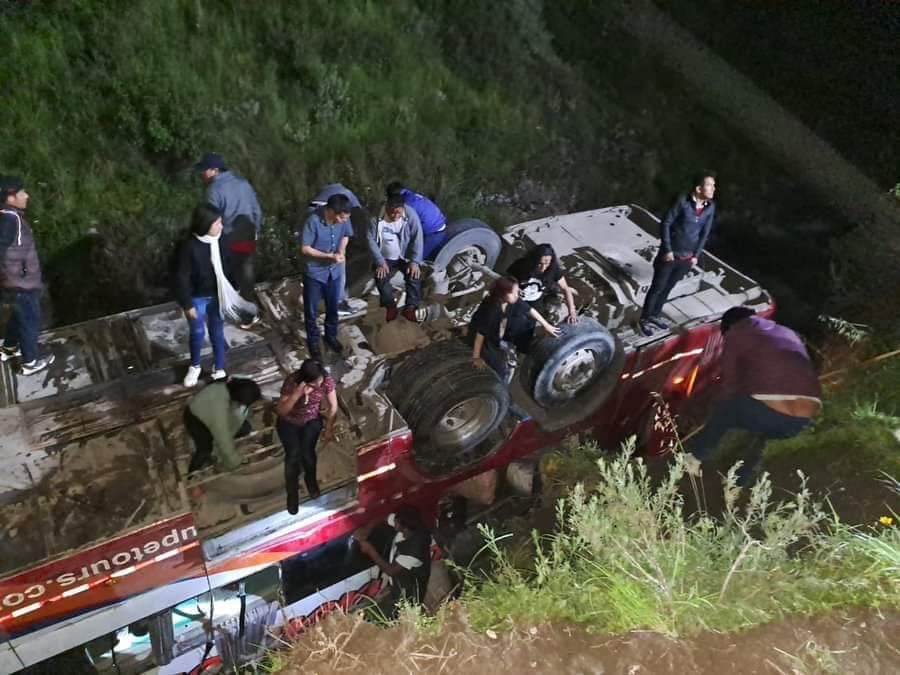 Río Rímac: Despiste de bus en el tramo a Lima deja varios muertos y heridos