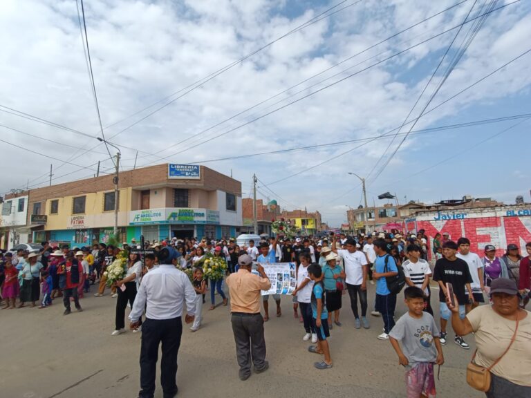 Virú: Dan el último adiós a adolescente secuestrado y hallado muerto en Puerto Morín y claman justicia