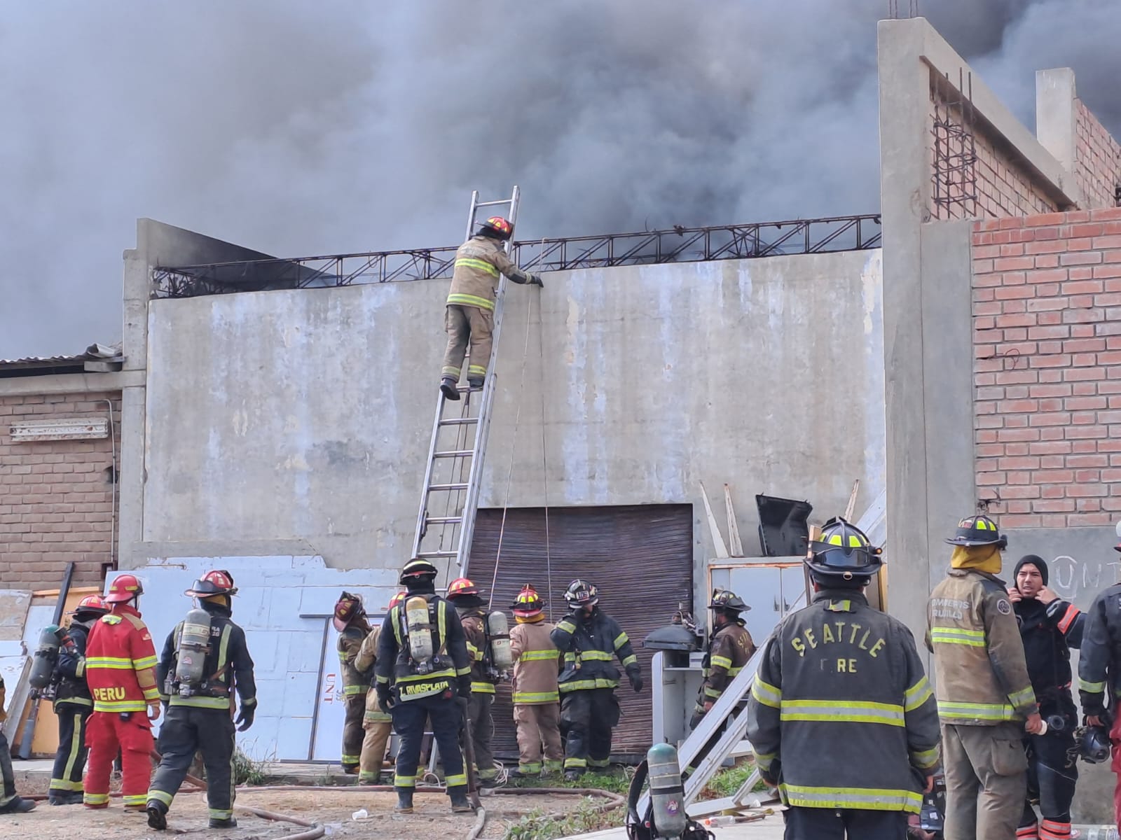UNT: almacén se incendió en campus universitario