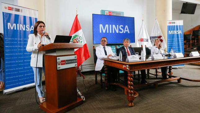 Minsa señala que derivarán ambulancias en cada distrito del Perú