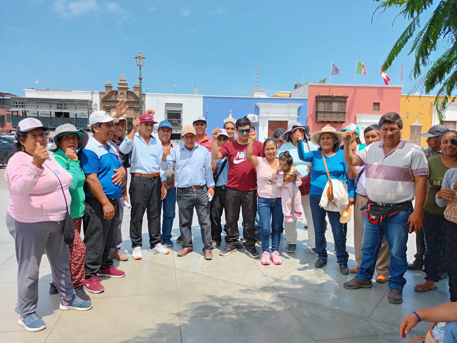 Trabajadores de la Municipalidad de Alto Trujillo exigen pago de sueldos