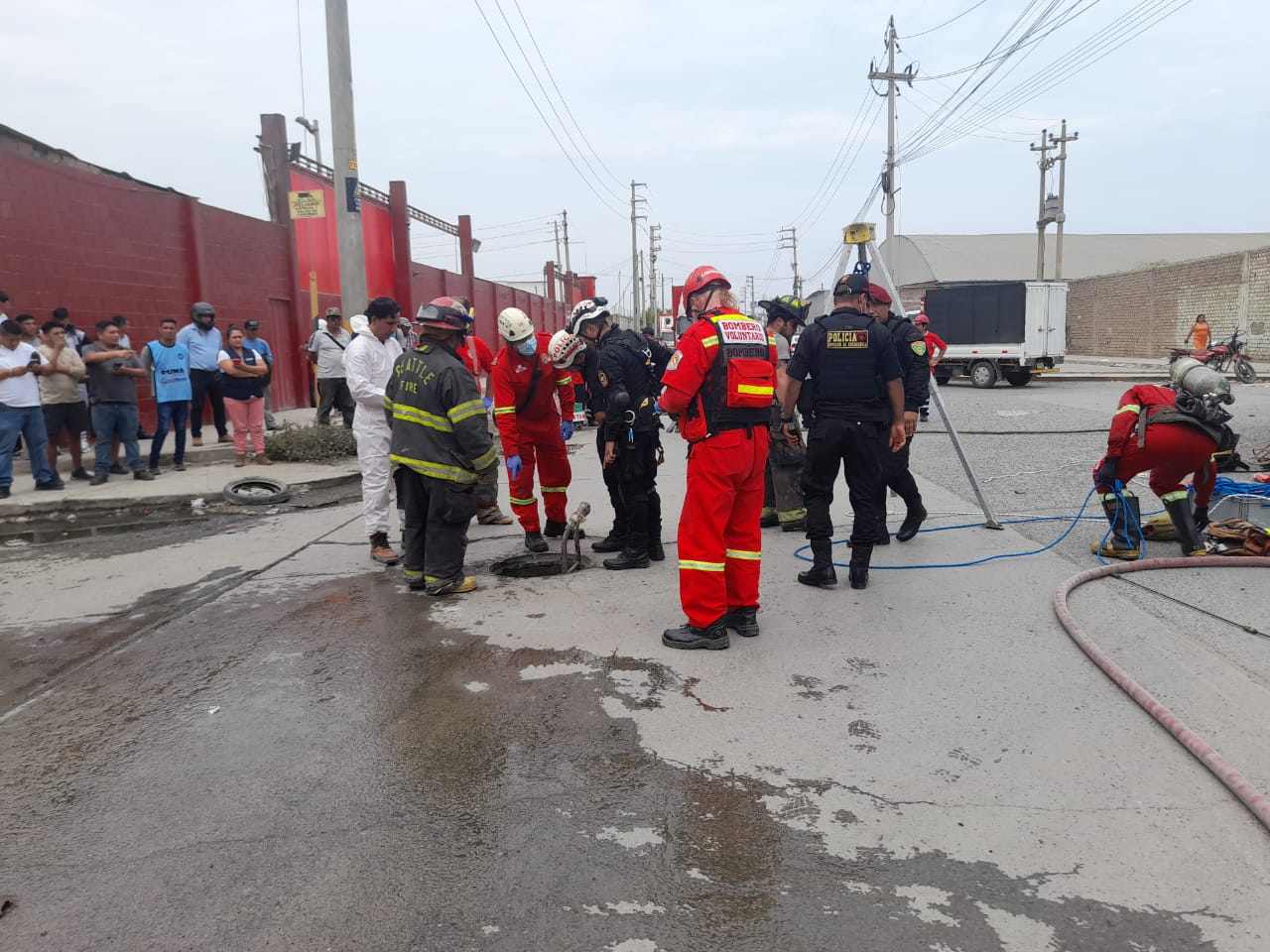Trujillo: tres personas mueren dentro de buzón