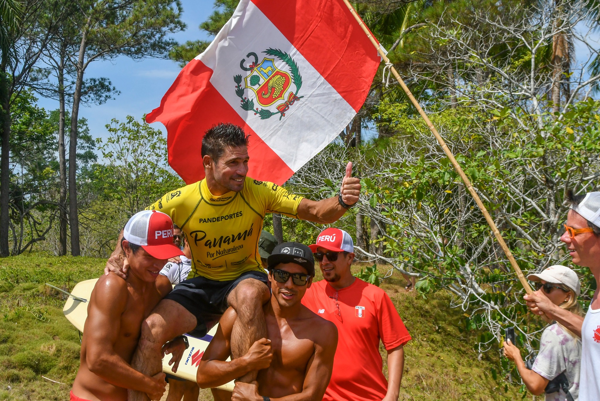 Campeón: surfista 'Piccolo' Clemente obtiene medalla de oro en Panamericano de Panamá