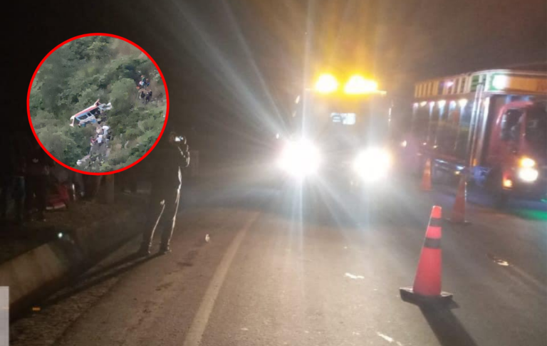 Otuzco: combi se despista y cae a abismo