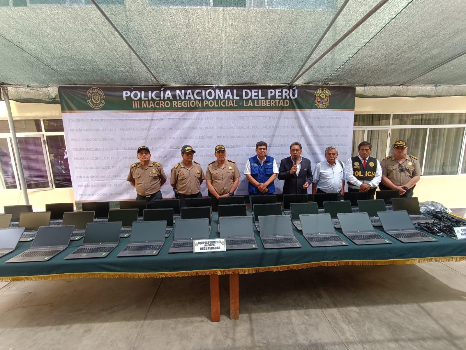 La Libertad: PNP recupera 35 de 60 laptops robadas en un colegio del distrito de Moche