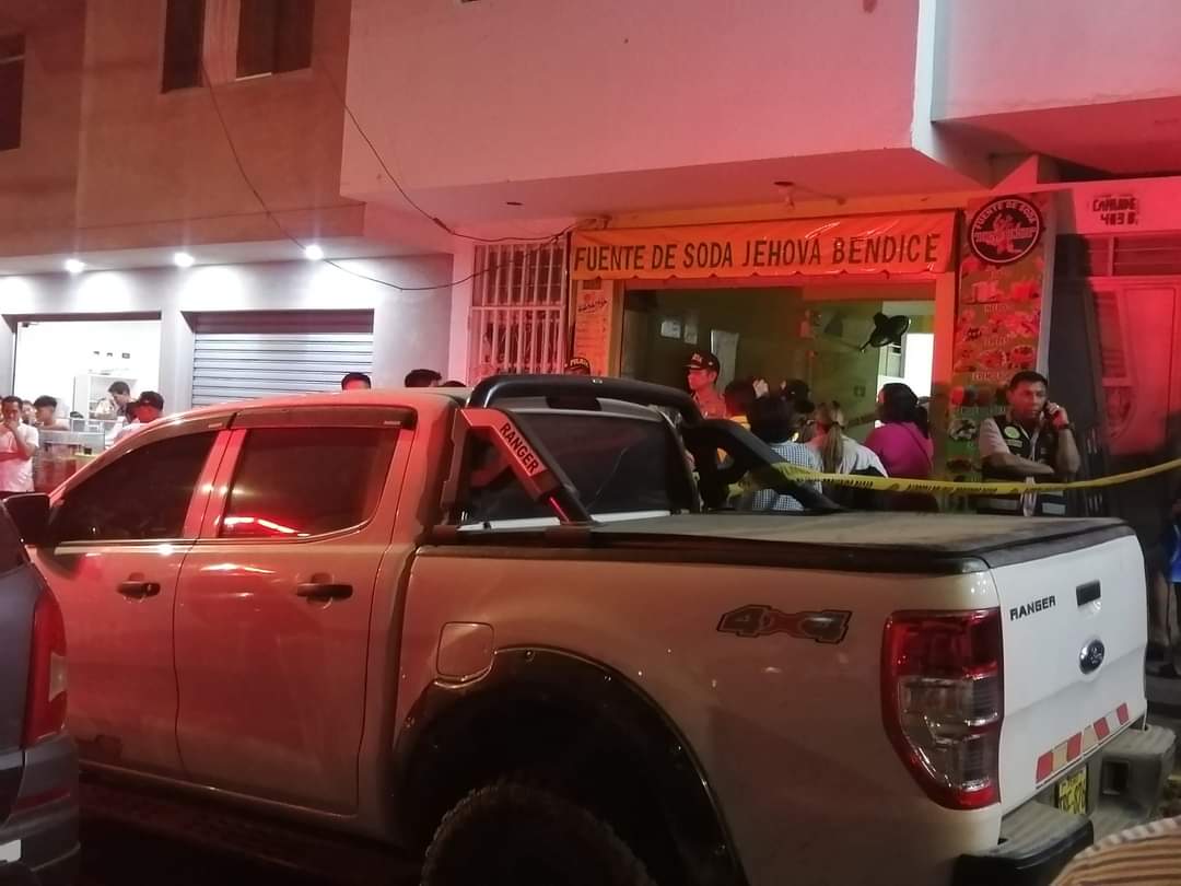 El Porvenir: sicarios asesinan a expolicía y empresario a espaldas de la comisaría Nicolás Alcazar