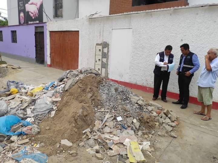 ¡Cuidado! Sancionarán con S/ 1980 a quienes dejen desmonte frente a sus casas en Trujillo