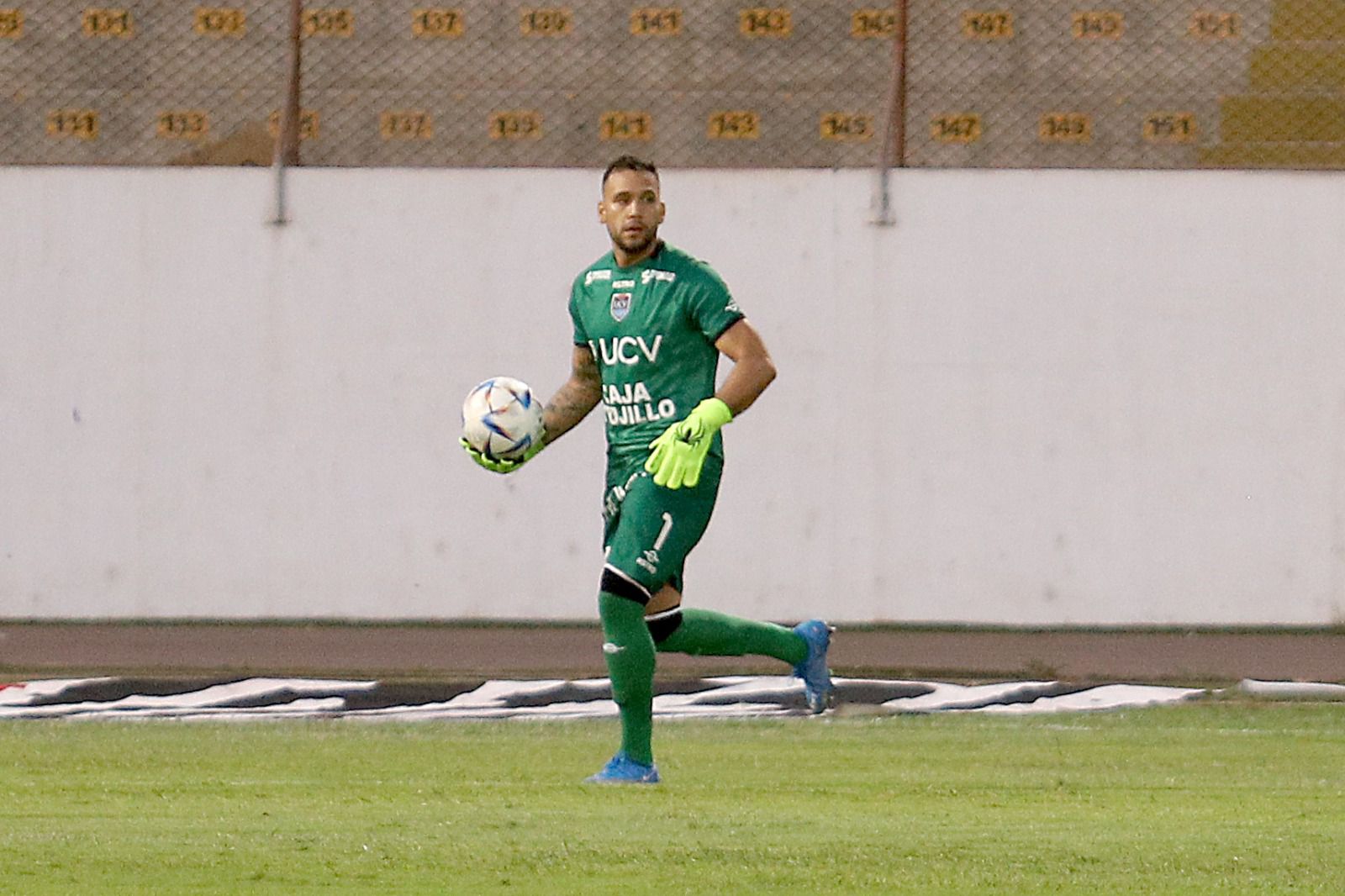 UCV se prepara con miras al partido con Universitario en el Monumental