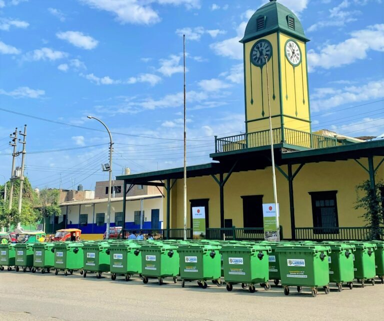 Laredo: Agroindustrial dona 50 contenedores para el distrito