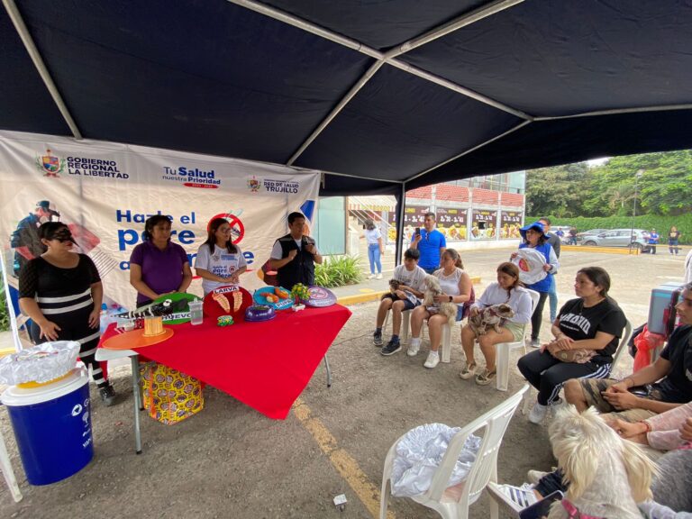 Sensibilizan a dueños de mascotas para evitar criaderos de zancudos y prevenir más casos de dengue
