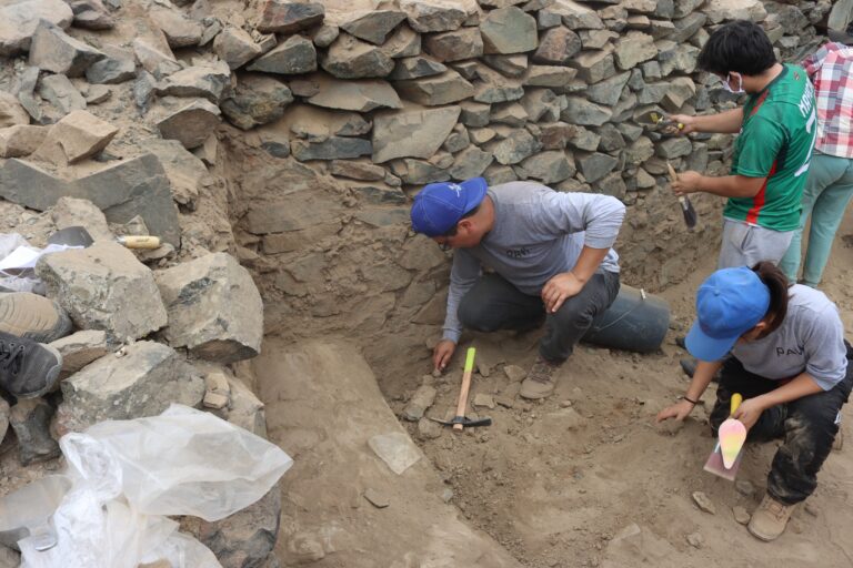 UNT inició investigaciones en el sitio arqueológico Queneto en la provincia de Virú